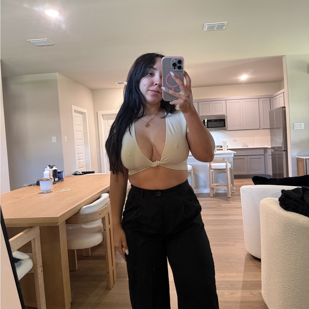 Sleeveless Knot-Front Crop Top - Cream